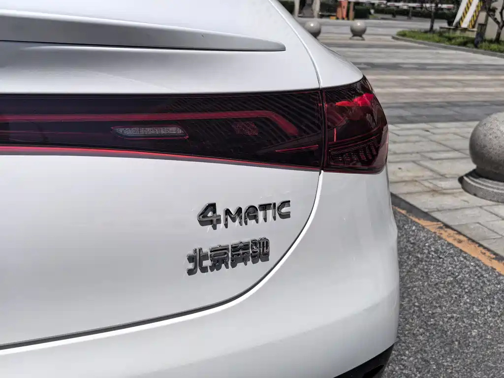 Mercedes-Benz EQE 2025 500 4MATIC Luxury