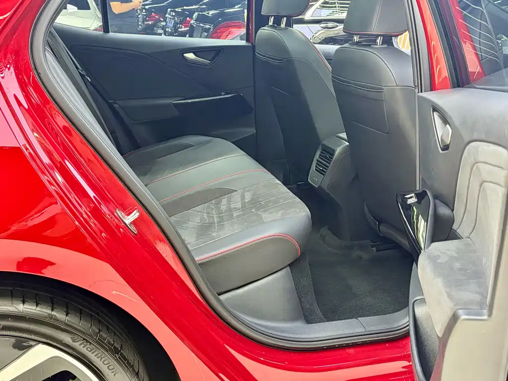 Volkswagen ID.3 — миниатюра 6