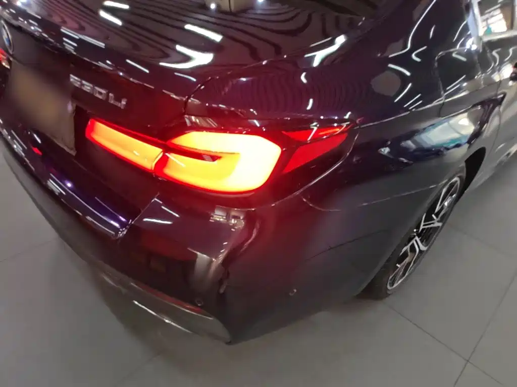 BMW 5 Series — миниатюра 8