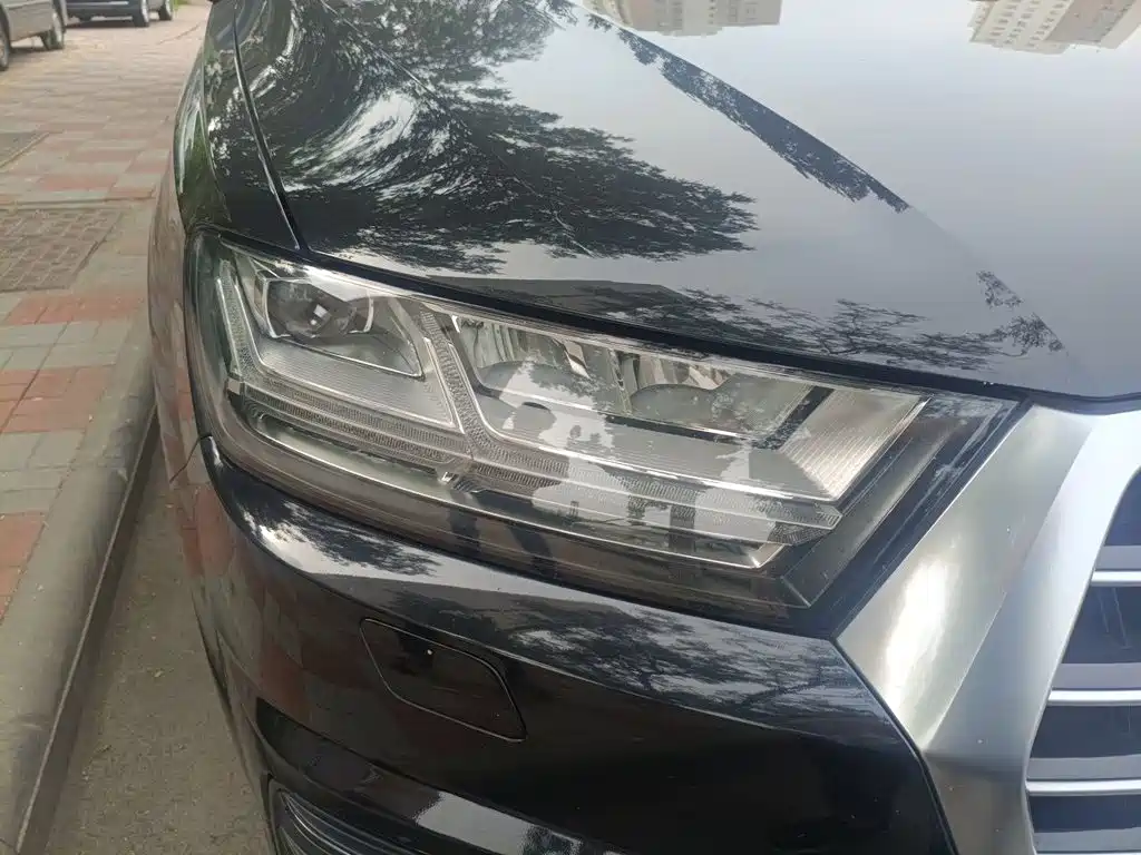 Audi Q7 — миниатюра 7