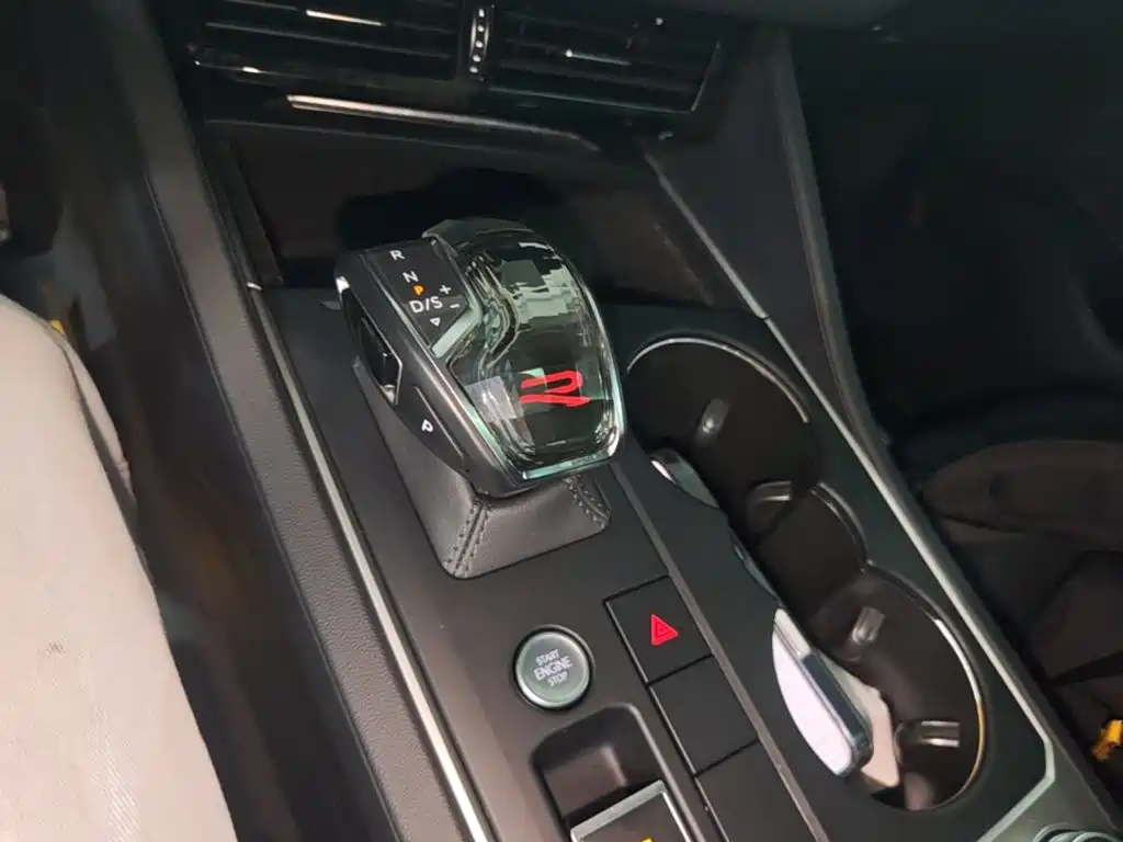Volkswagen Touareg — миниатюра 14