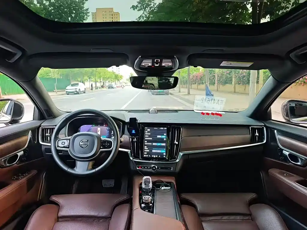 Volvo S90 — миниатюра 5
