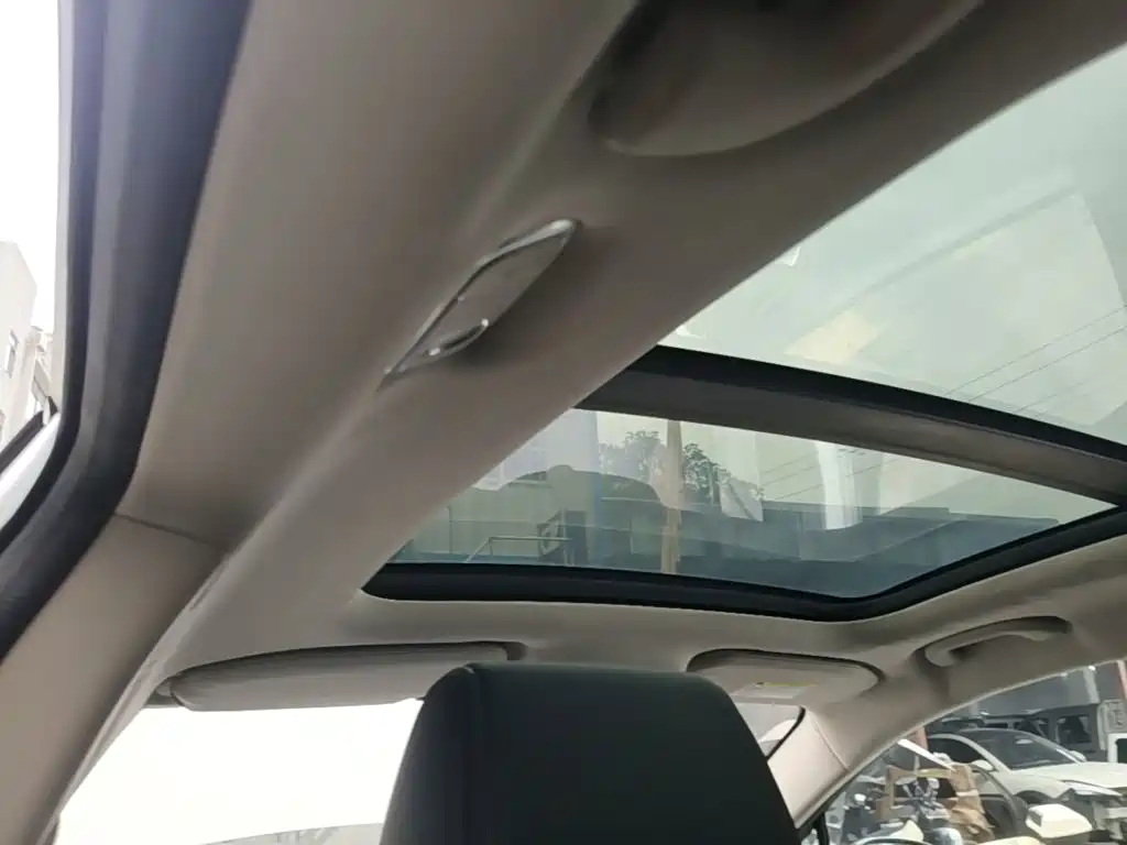 BYD Yuan EV — миниатюра 18
