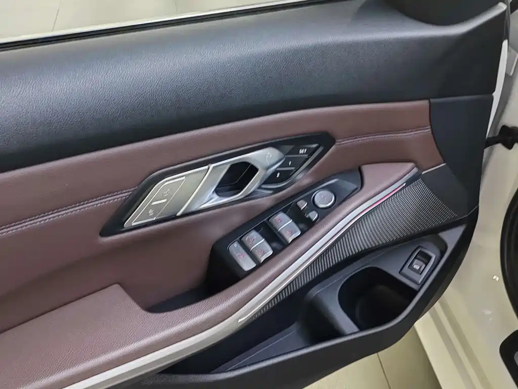 BMW 3 Series — миниатюра 8