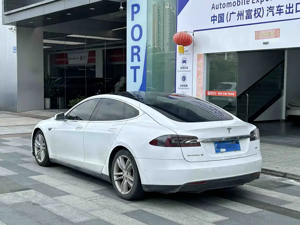Tesla Model S — миниатюра 4