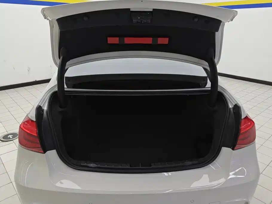BMW 3 Series — миниатюра 4