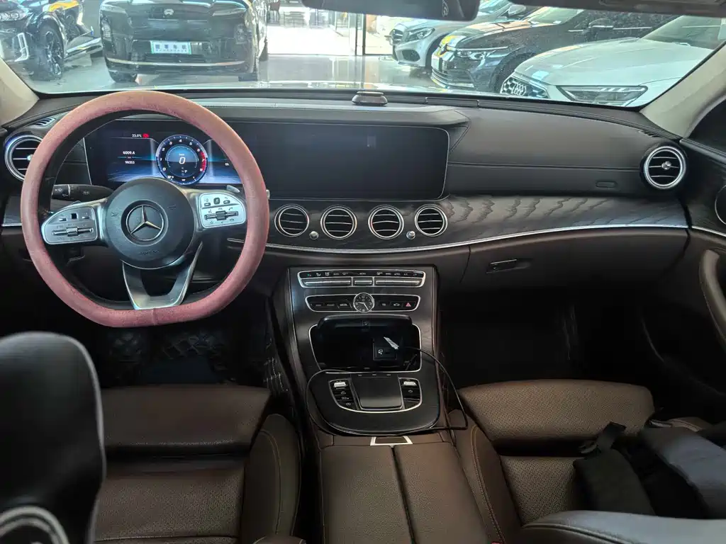 Mercedes-Benz E-Class — миниатюра 4