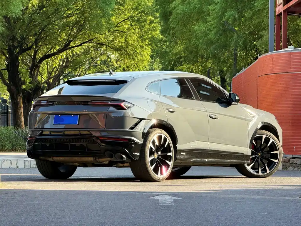 Lamborghini Urus — миниатюра 6