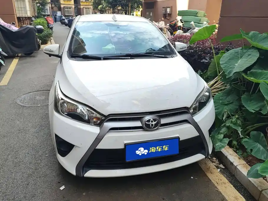 Toyota Yaris L — миниатюра 2