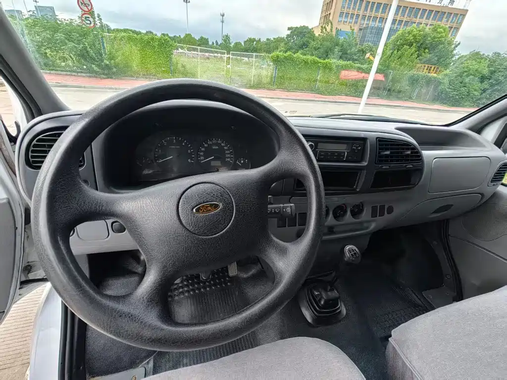 Ford Transit Classic — миниатюра 10