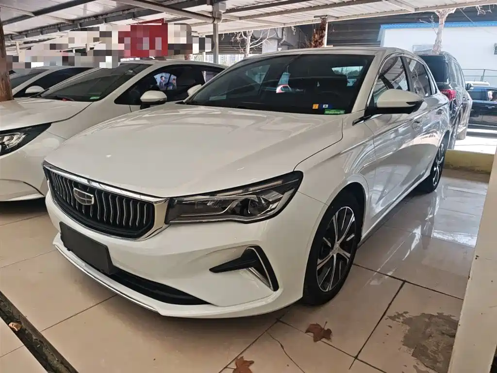 Geely Emgrand 2022