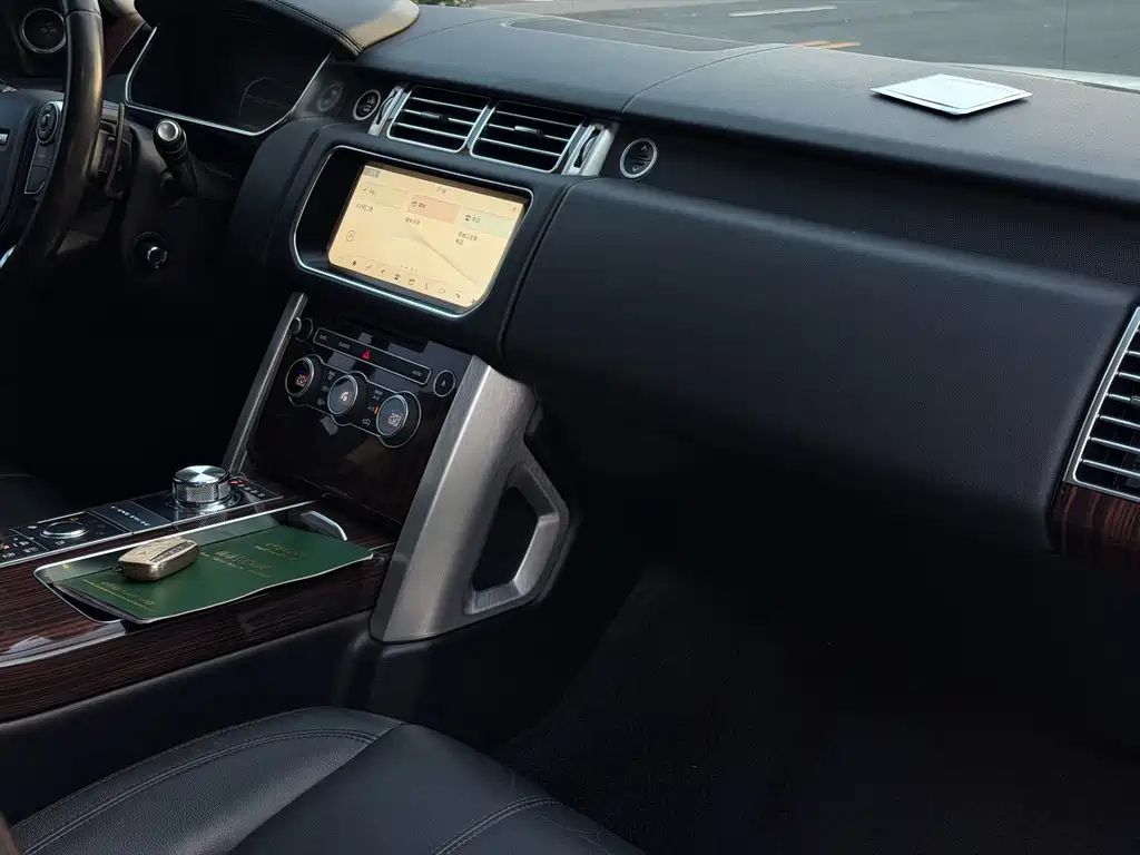 Land Rover Range Rover — миниатюра 16