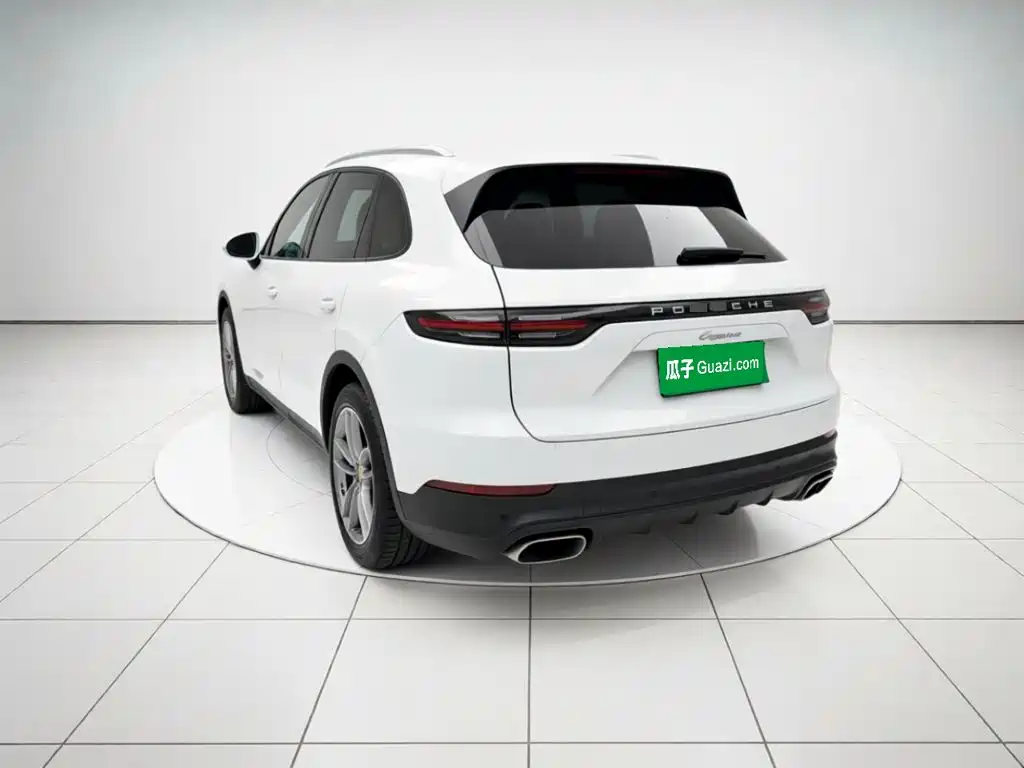 Porsche Cayenne — миниатюра 4