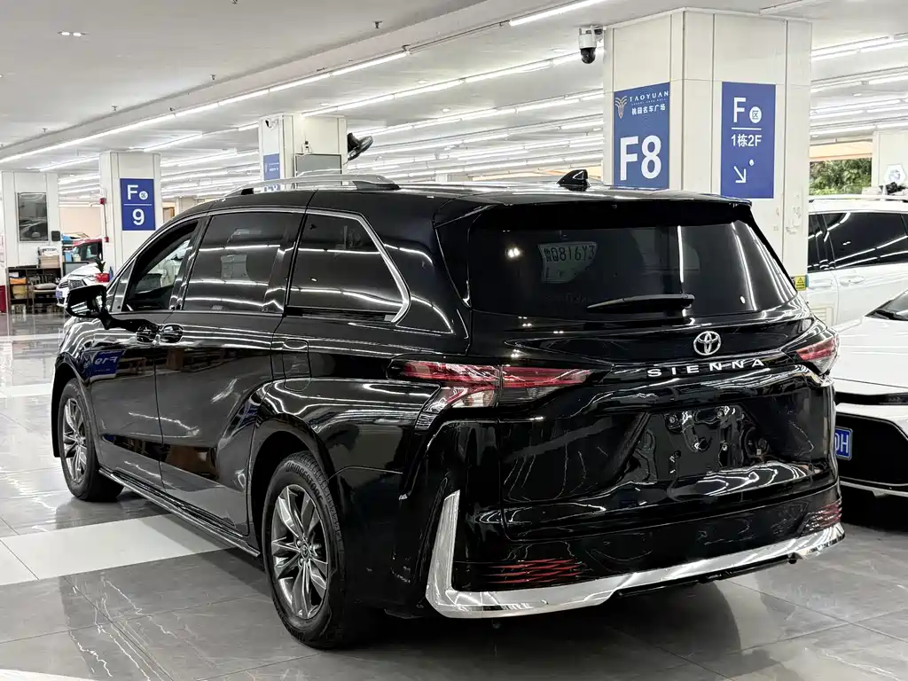 Toyota Sienna — миниатюра 19