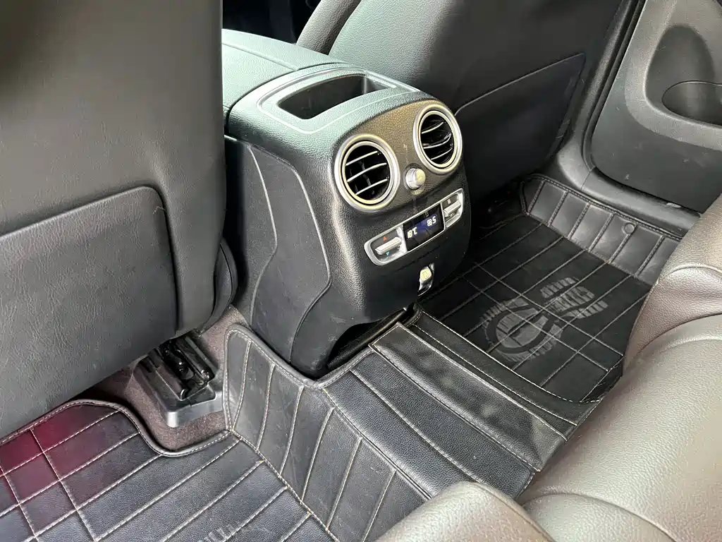 Mercedes-Benz GLC — миниатюра 9