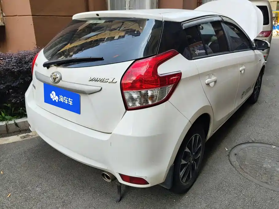 Toyota Yaris L — миниатюра 3