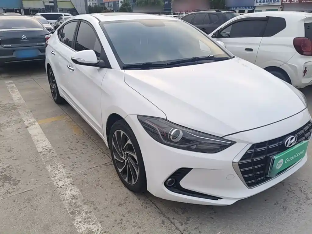 Hyundai Elantra — миниатюра 4