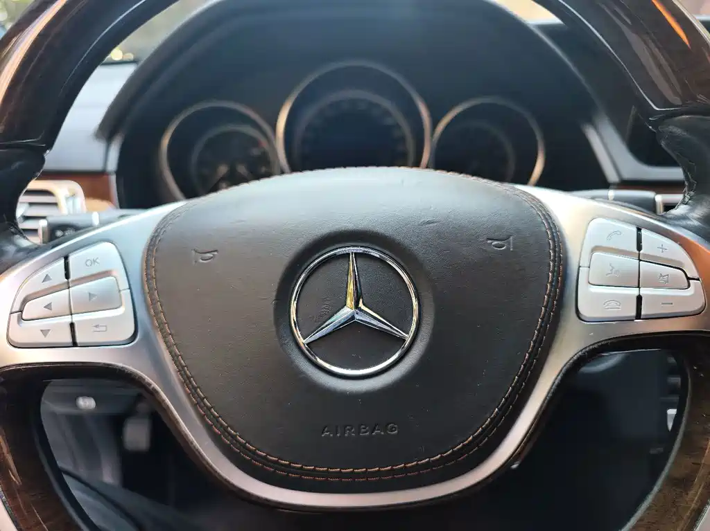 Mercedes-Benz E-Class — миниатюра 13