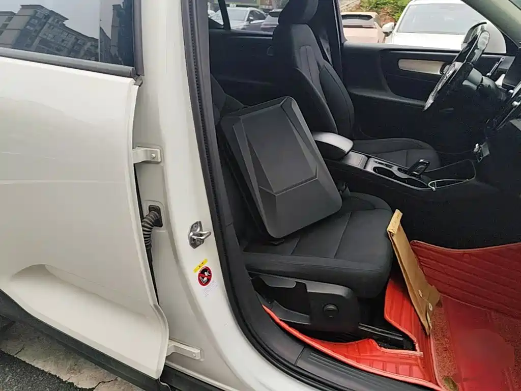 Volvo XC40 — миниатюра 25