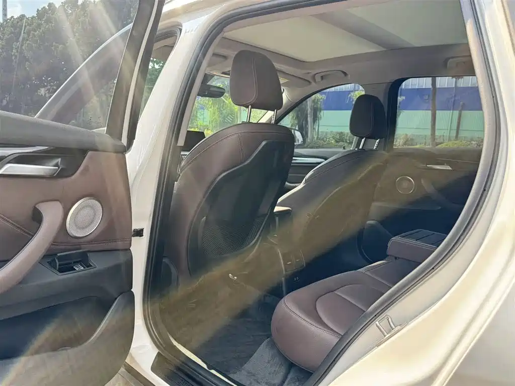 BMW X1 2022 sDrive25Li Lead