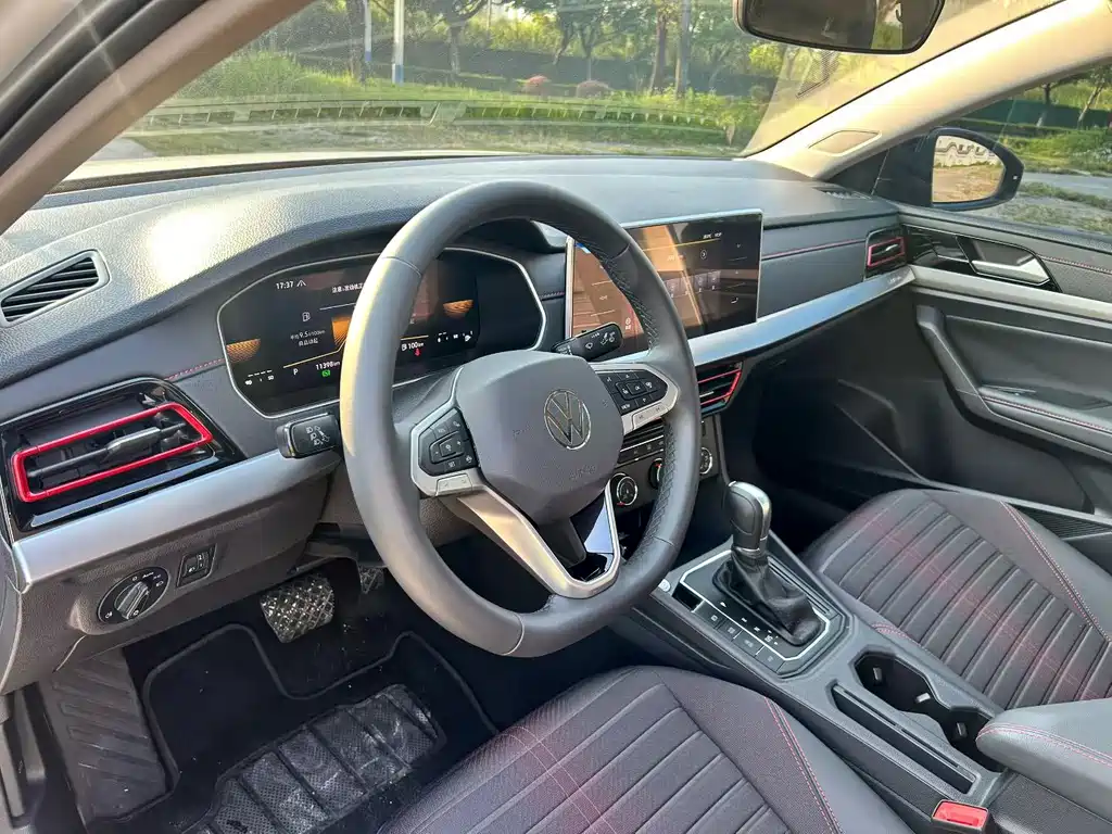 Volkswagen Lavida — миниатюра 4