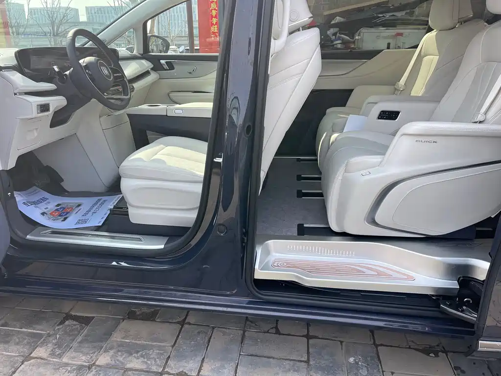 BUICK GL8 NEW ENERGY