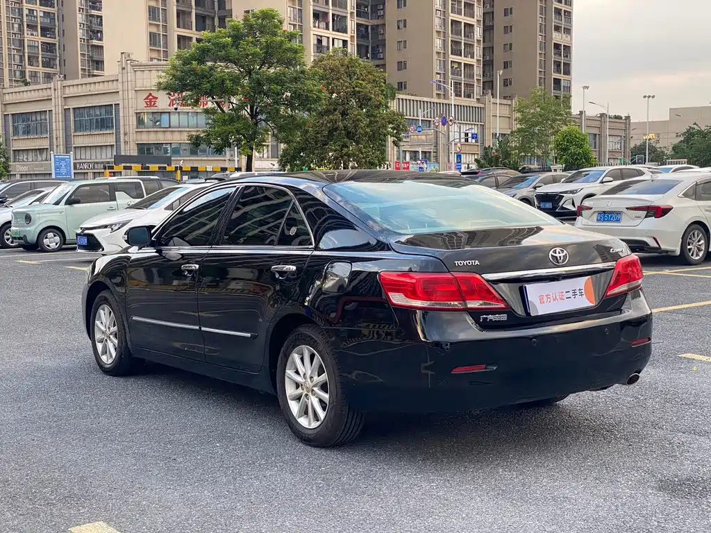 Toyota Camry — миниатюра 6
