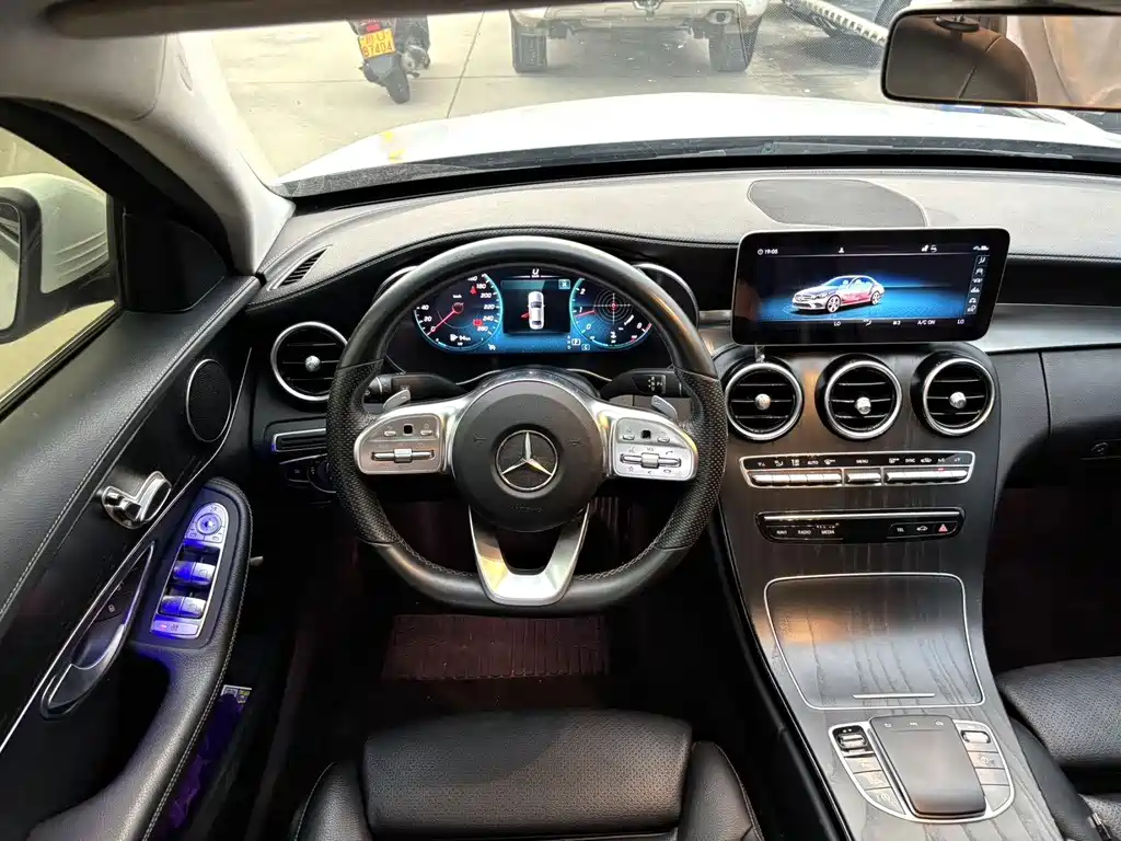 Mercedes-Benz C-Class — миниатюра 10