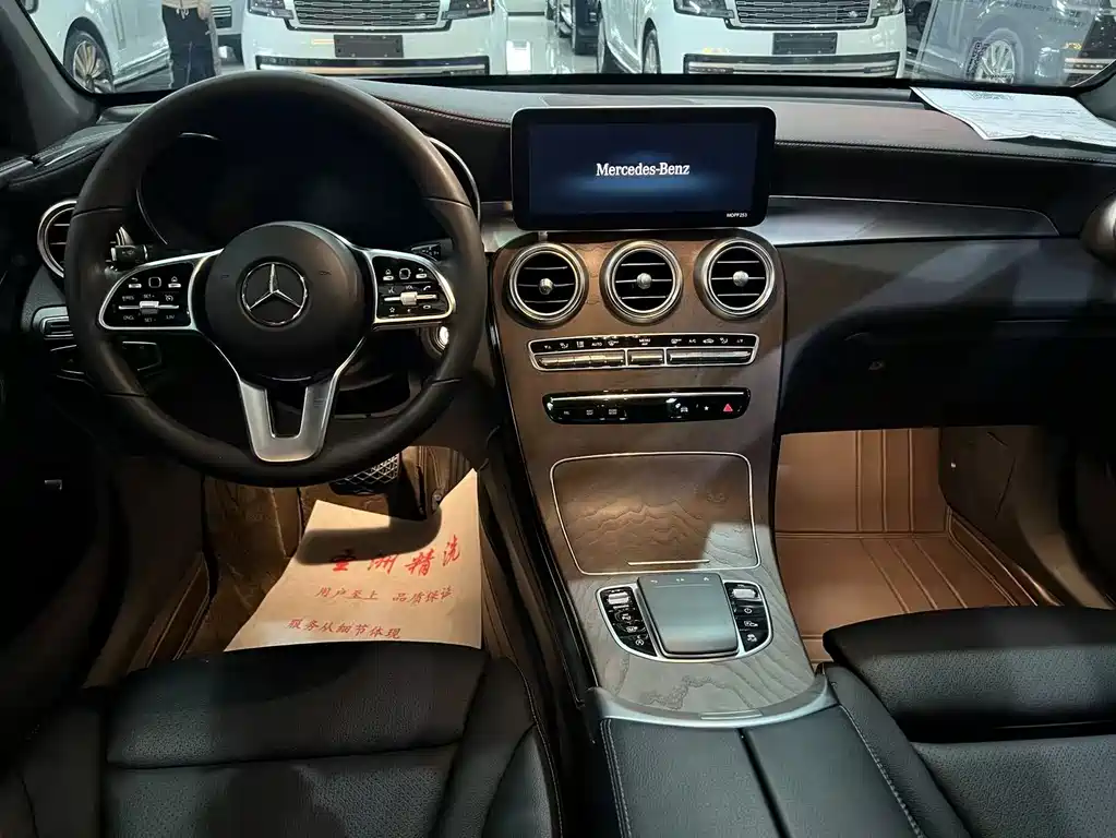 MERCEDES-BENZ GLC