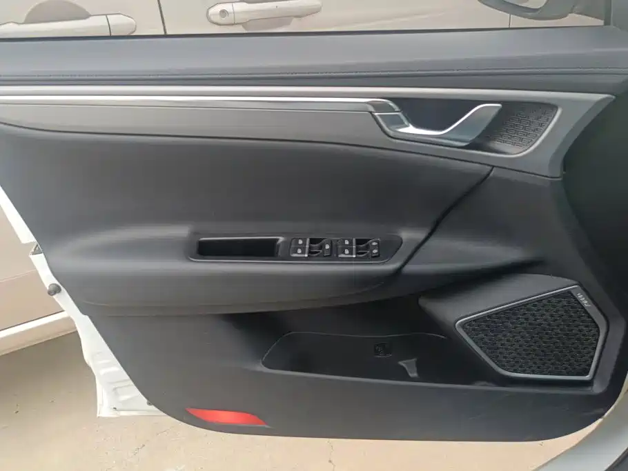 Geely Emgrand GL — миниатюра 7