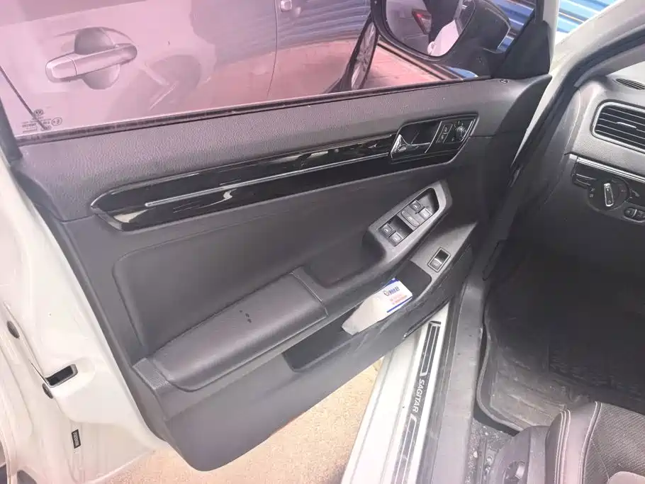 Volkswagen Sagitar — миниатюра 7