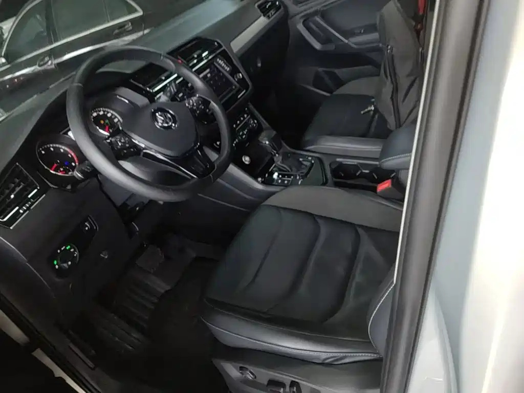 Volkswagen Tiguan L — миниатюра 15