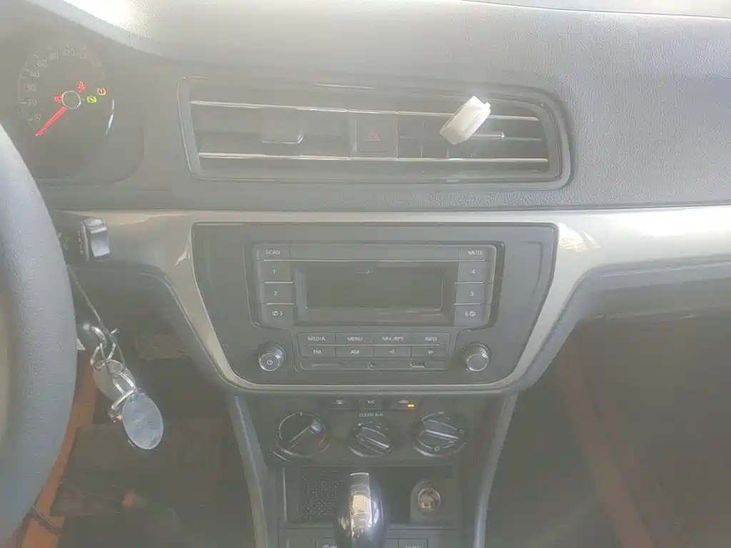 Volkswagen Lavida — миниатюра 13