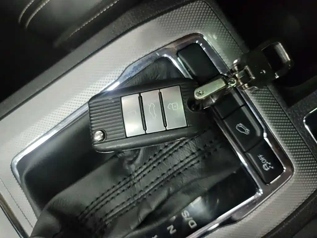 Roewe RX5 — миниатюра 9