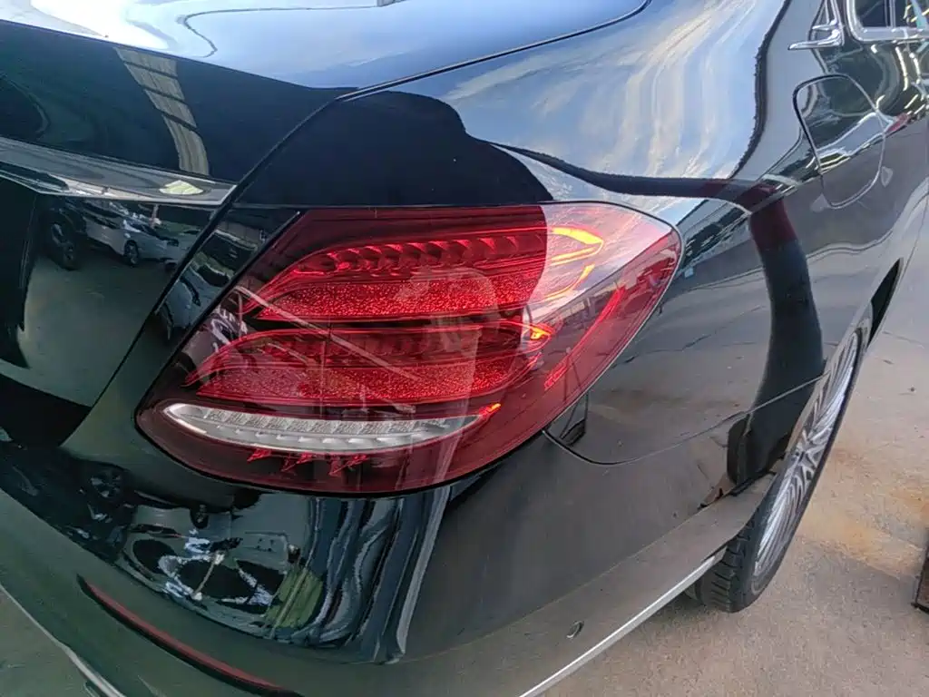 Mercedes-Benz E-Class — миниатюра 8