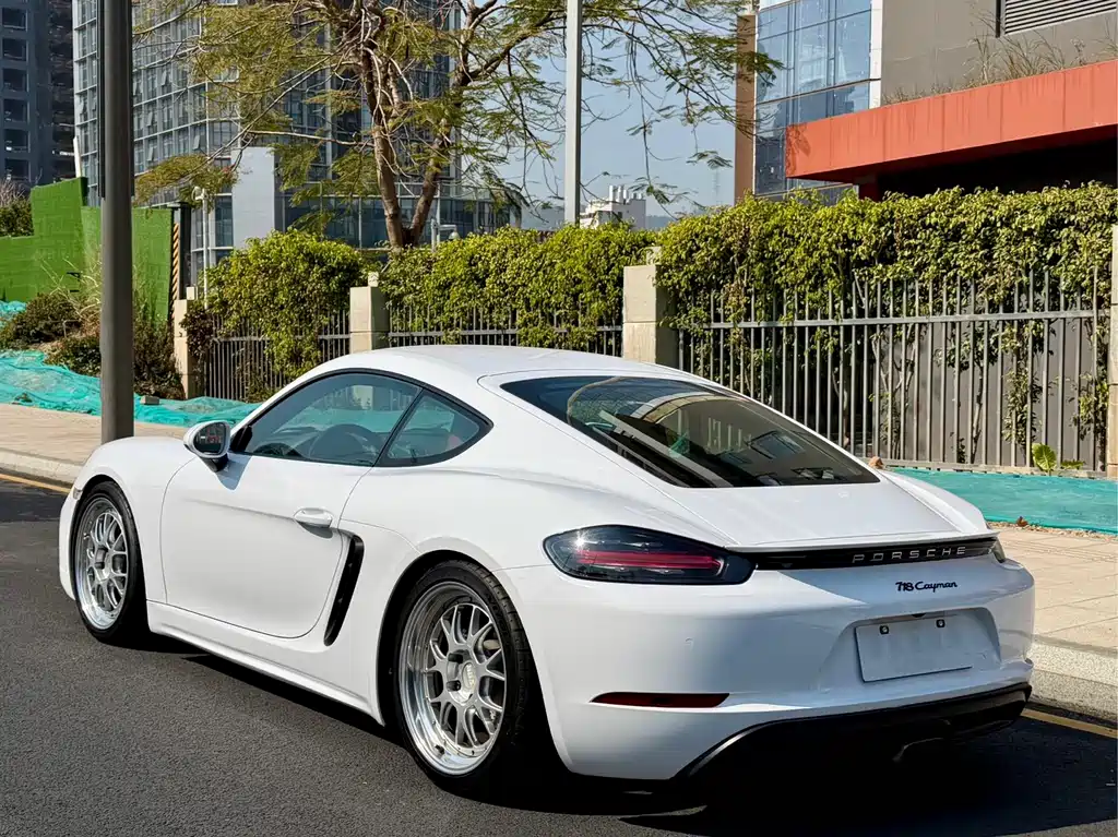 Porsche 718 2016 Cayman 2.0T