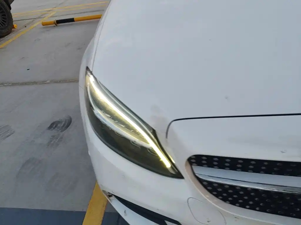 Mercedes-Benz C-Class — миниатюра 11