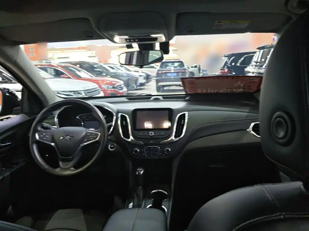 Chevrolet Equinox — миниатюра 10