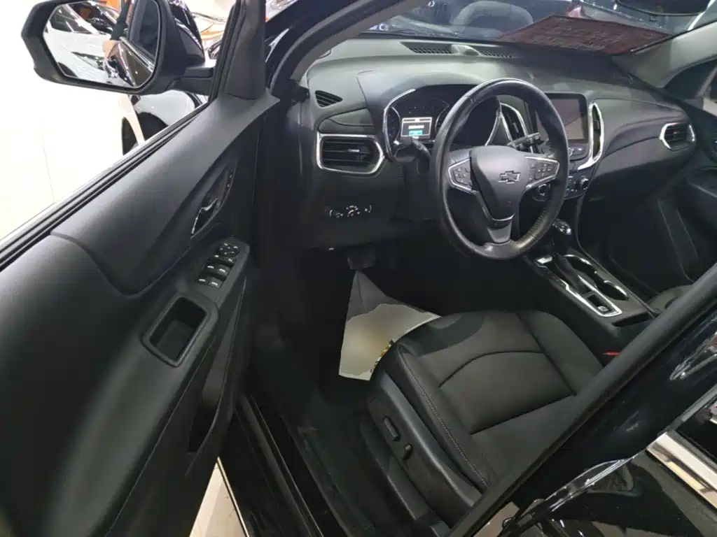 Chevrolet Equinox — миниатюра 16