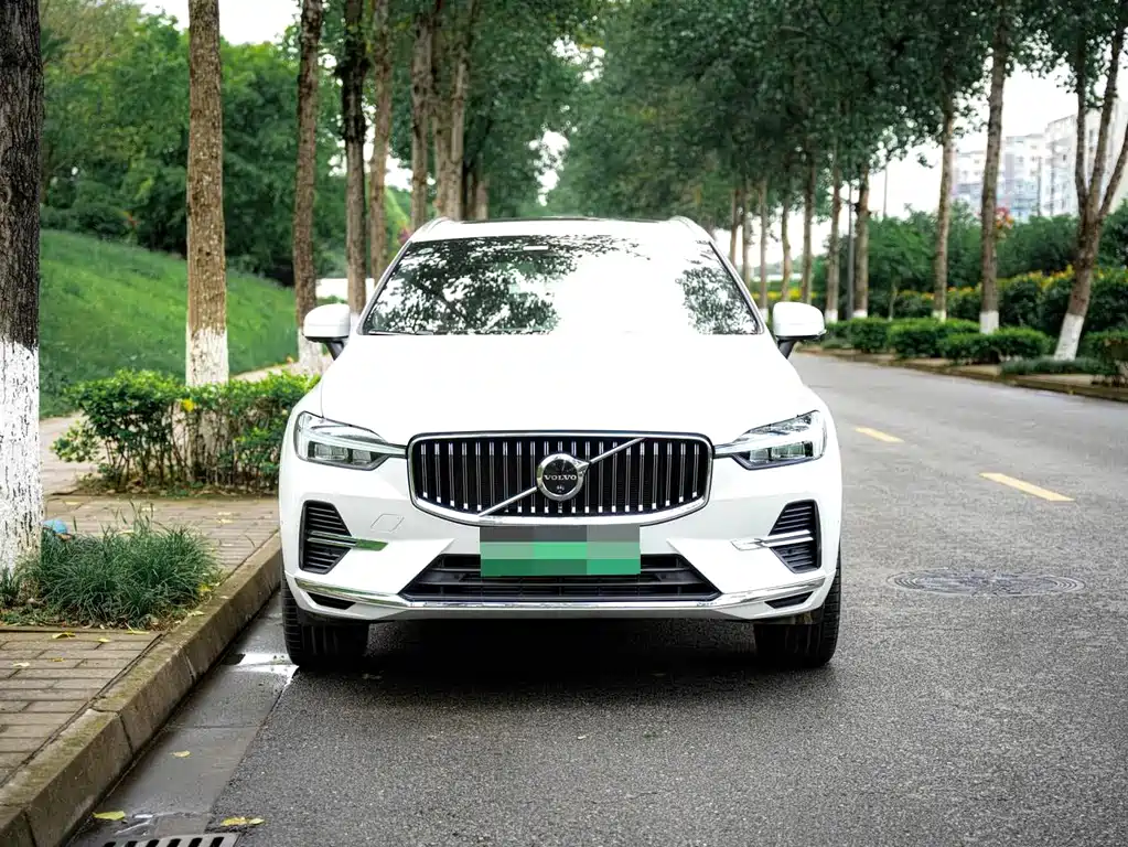 Volvo XC60 PHEV — миниатюра 2