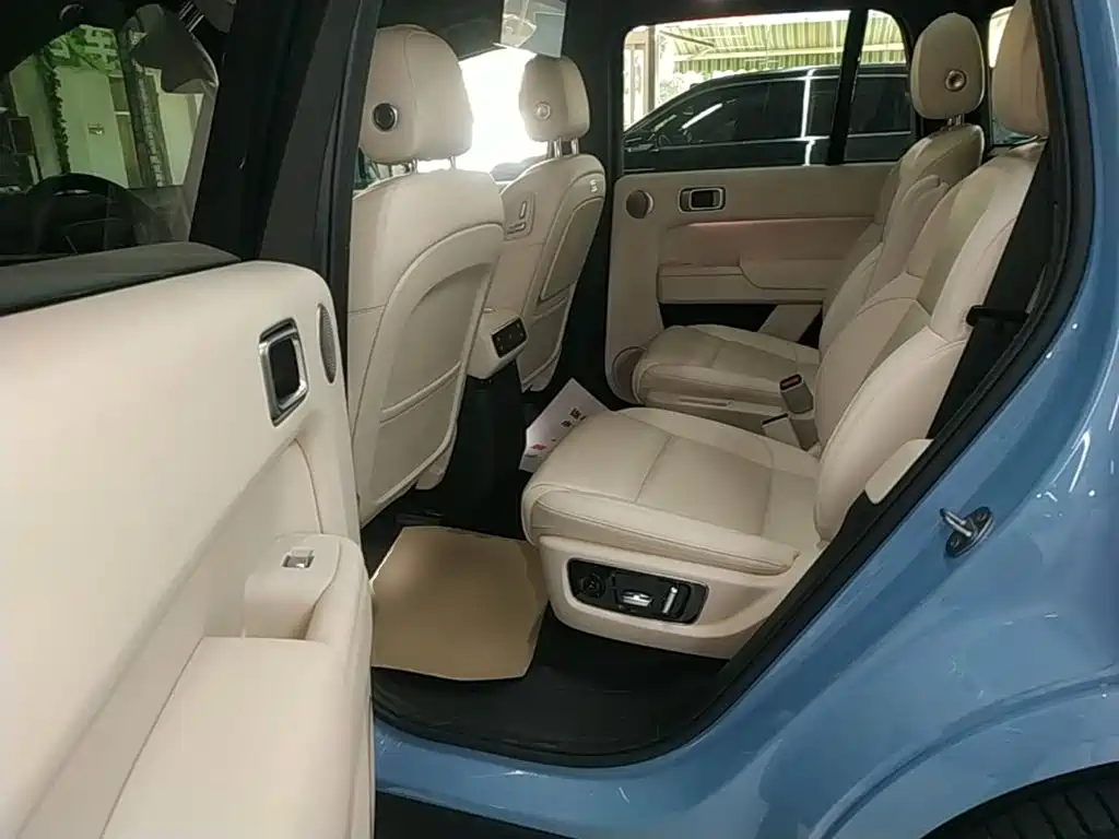 Li Auto Li L8 — миниатюра 17
