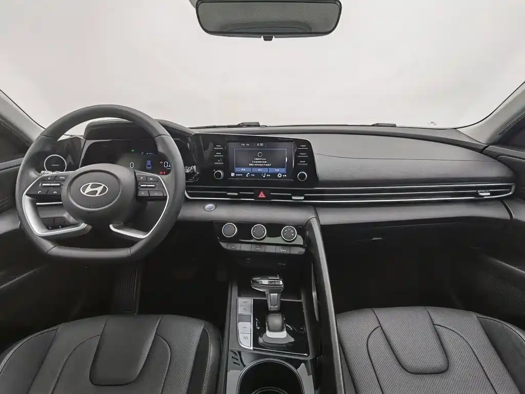 Hyundai Elantra — миниатюра 5