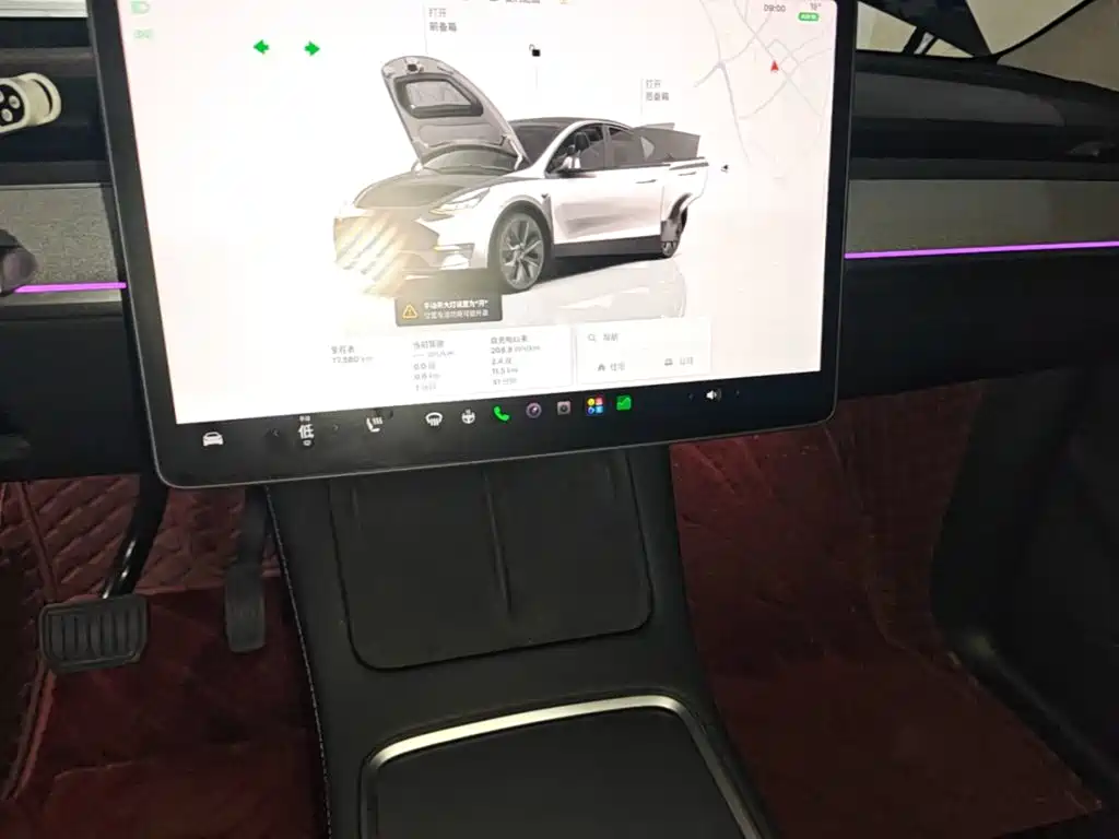 Tesla Model Y — миниатюра 13