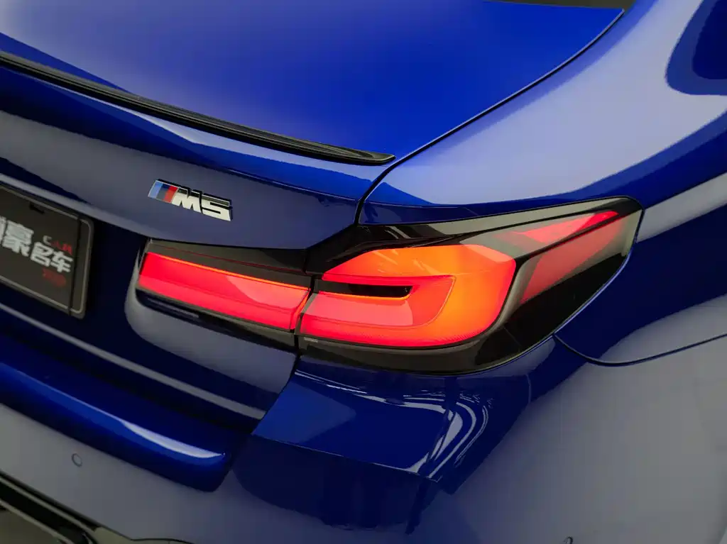 BMW M5 — миниатюра 11