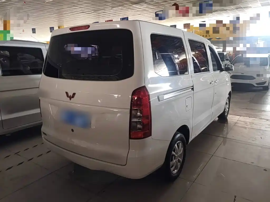 Wuling Hongguang V — миниатюра 7