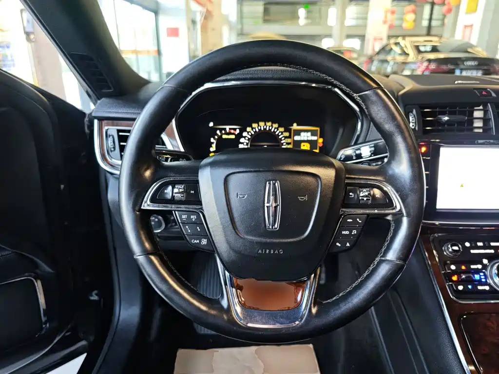 Lincoln Continental — миниатюра 11