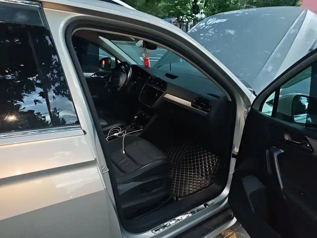 Volkswagen Tiguan L — миниатюра 19