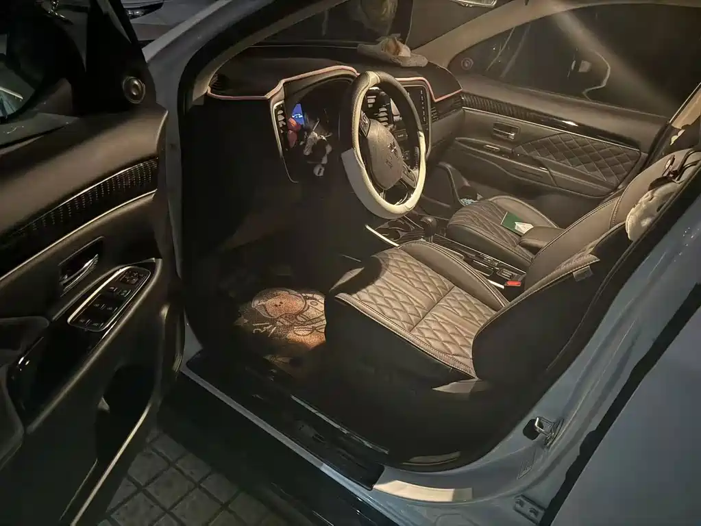 Mitsubishi Outlander — миниатюра 4