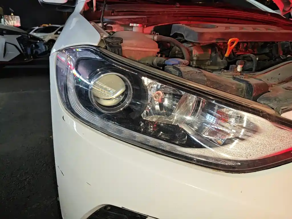 Hyundai Elantra — миниатюра 7
