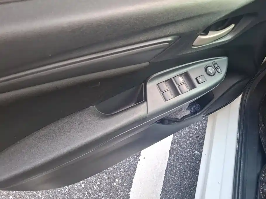 Honda Fit — миниатюра 7